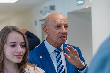 Депутаты посетили обновленный корпус областной больницы